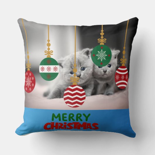 Cute Christmas Kittens Decorative Pillow クッション (正面)