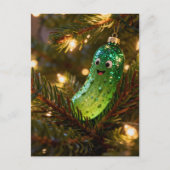 Cute Christmas Pickle in a Tree ポストカード (正面)