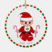 Cute Christmas Santa Baby Elf and Candy Canes セラミックオーナメント (裏面)