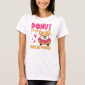 Cute Corgi Funny Animals In Donut Pun Pink Tシャツ (正面)
