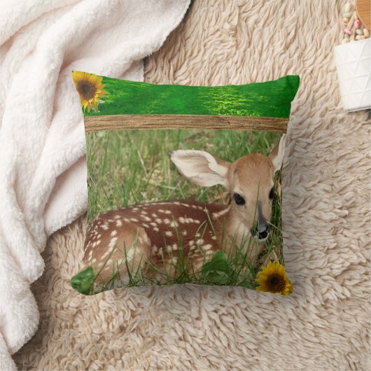 Cute Country Living Deer Throw Pillow クッション (ブランケット)