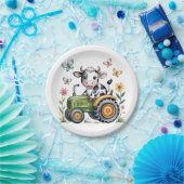 Cute Cow on Tractor Boy Birthday Party ペーパープレート (パーティー)