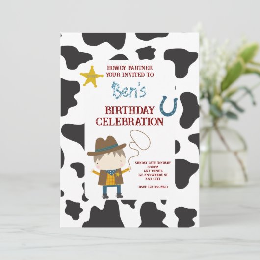 Cute Cow print Cowboy Birthday 招待状 (スタンド正面)