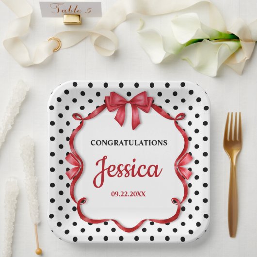 Cute Crimson Bow Baby Shower ペーパープレート (ウェディング)