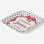 Cute Crimson Bow Birthday ペーパープレート (傾斜あり)