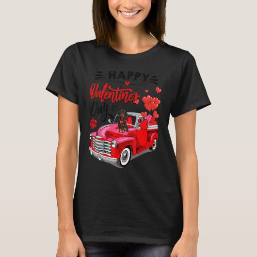 Cute Dachshund Dog Red Truck Happy Valentine's Day Tシャツ (正面)