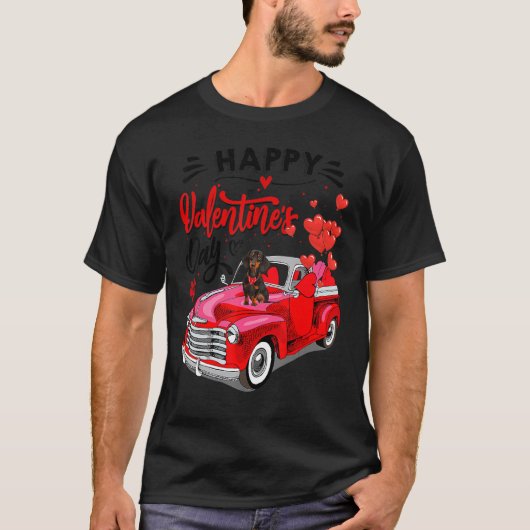 Cute Dachshund Dog Red Truck Happy Valentine's Day Tシャツ (正面)