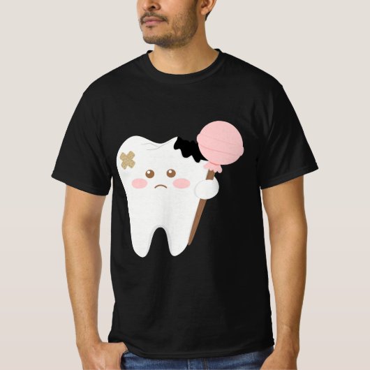 Cute decayed tooth cartoon holding lollipop funny  tシャツ (正面)