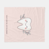Cute Dental Office Personalized Pink フリースブランケット (正面(横))