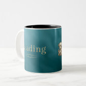 Cute Dog Reading Mug Gift for Readers - Two Tone ツートーンマグカップ (正面左)