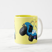 Cute dune buggy off road vehicle cartoon  ツートーンマグカップ (正面右)