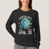 cute earth day 53rd anniversary earth day  13 tシャツ (正面)