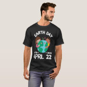 cute earth day 53rd anniversary earth day  16 tシャツ (正面フル)