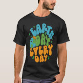 Cute Earth Day Every Day Retro Groovy 53rd Anniver Tシャツ (正面)