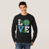 Cute Earth Day Love Planet Nature Tシャツ (正面フル)