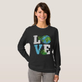 Cute Earth Day Love Planet Nature Tシャツ (正面フル)