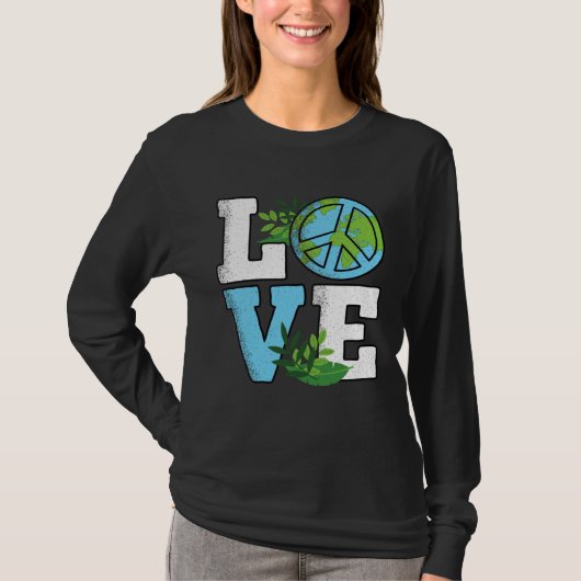 Cute Earth Day Love Planet Nature Tシャツ (正面)