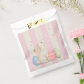 Cute Easter Bunny, Pastel Eggs, and Pink Stripes フェイバーバッグ (封をした状態)