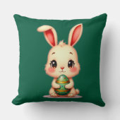 Cute Easter Bunny with Chocolate Egg almofada クッション (正面)