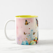 Cute Easter Bunny with Colorful Painted Eggs ツートーンマグカップ (左)