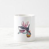 Cute Easter Shark Bunny Ears Basket Eggs Happy Eas コーヒーマグカップ (中央)