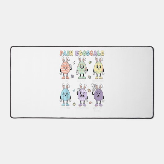 Cute Eggs Pain Scale Nurse Triage ICU Assessment E デスクマット (正面)