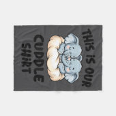 Cute Elephant Couple This Is Our Cuddle  フリースブランケット (正面(横))