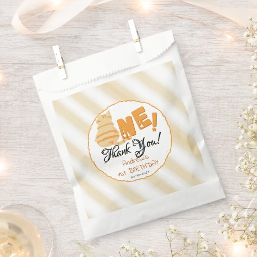 Cute Fat Orange Cat 1st Birthday フェイバーバッグ (クリップ留めされた状態)