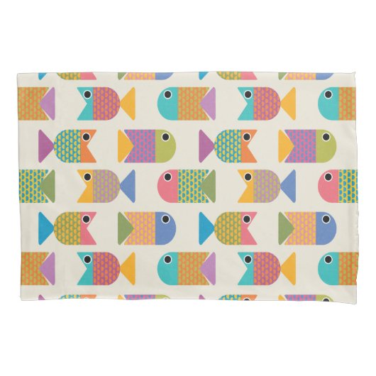 Cute Fish Pattern on Cream 枕カバー (正面)