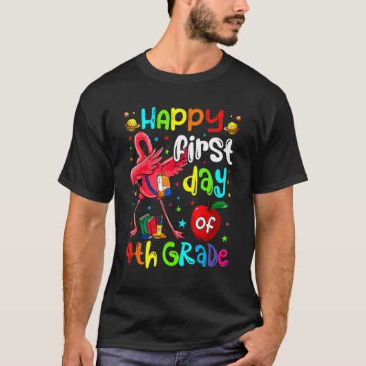 Cute Flamingo Happy First Day Of 4th Grade Rocks Tシャツ (正面)