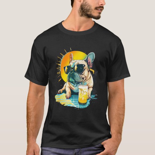 Cute French Bulldog chillin tropical drink on summ Tシャツ (正面)