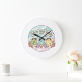 Cute Frog Club – Kawaii Pastel Frogs Floral Cute A ラージ壁時計 (ホーム)