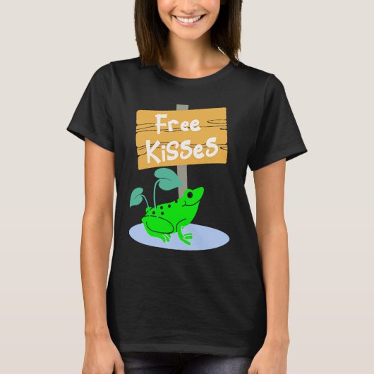 Cute Frog Offering Free Kisses Tシャツ (正面)