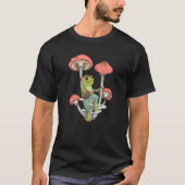 Cute Frog Playing Banjo On Mushroom Tシャツ (正面)