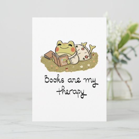 Cute Frog Reading - Books Are My Therapy 招待状 (スタンド正面)