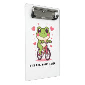 Cute Frog Riding Bicycle | Funny Frog Lover Gift ミニクリップボード (アングル)