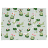 Cute Frogs in Lily Pond ラージペーパーバッグ (裏面)