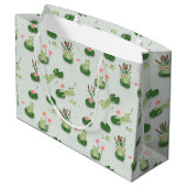 Cute Frogs in Lily Pond ラージペーパーバッグ (裏面アングル)