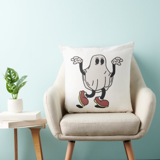 Cute ghost enjoying クッション (椅子)