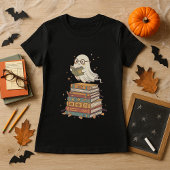 Cute Ghost Halloween for Librarians & Readers  Tシャツ