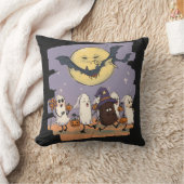 Cute Ghost Kids Trick or Treat Under Spooky Moon クッション (ブランケット)