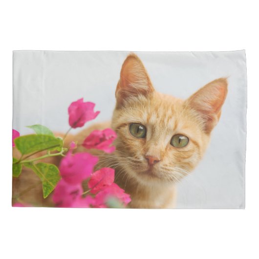 Cute Ginger Cat Kitten is Watching You - 枕カバー (裏面)