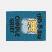 Cute Giraffe Couple This Is Our Cuddle  フリースブランケット (正面(横))