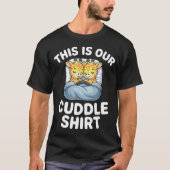 Cute Giraffe Couple This Is Our Cuddle  Tシャツ (正面)
