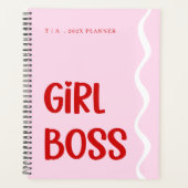 Cute Girl Boss Pink and Red Monogram Year プランナー手帳 (正面)