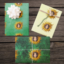 Cute Girls Face Middle of Yellow Sunflower Greens ラッピングペーパーシート