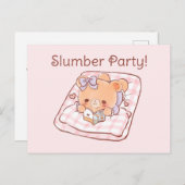 Cute Girly Bear reading on Cozy Bed Slumber Party インビテーションポストカード (正面/裏面)