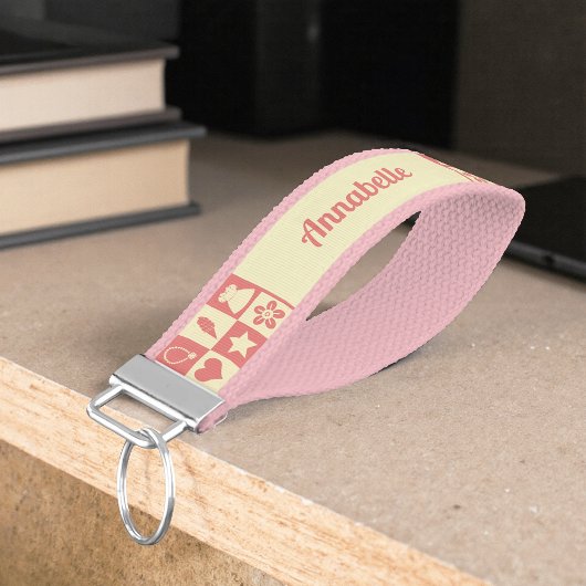 Cute Girly Modern Pink Checkered Icons Pattern リストバンドキーホルダー