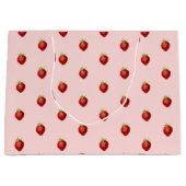 Cute Girly Strawberry Pattern on Pink  ラージペーパーバッグ (正面)