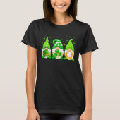 Cute Gnomes St Patrick s Day Gnome Shamrock Lucky  Tシャツ (正面)